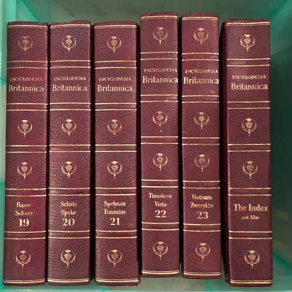 1968 Encyclopaedia Britannica(complete set) - Picture 9 of 10